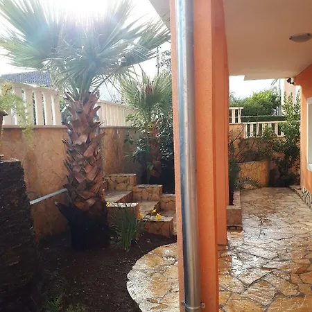 Apartment Palmino Seget Vranjica