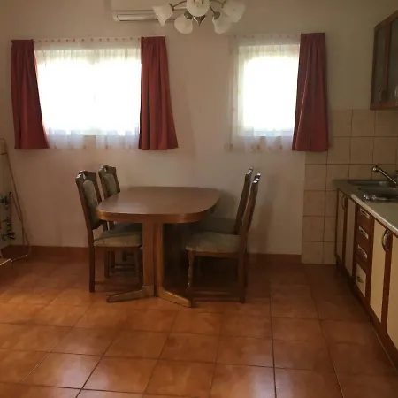 Palmino Apartment *
